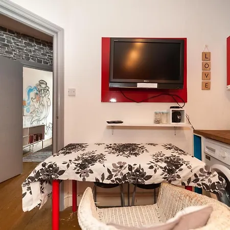 2 Bedroom Roof Terrace Spa With Sauna Plus Jakuzzi And Outdoor Cinema London Exterior photo