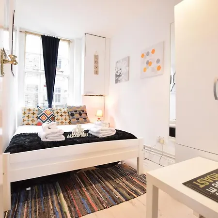 2 Bedroom Roof Terrace Spa With Sauna Plus Jakuzzi And Outdoor Cinema London Exterior photo