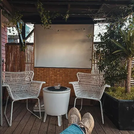 2 Bedroom Roof Terrace Spa With Sauna Plus Jakuzzi And Outdoor Cinema London Exterior photo