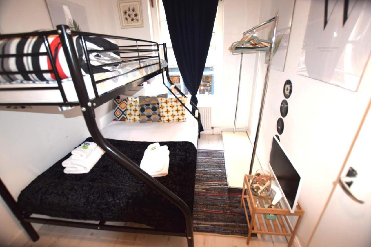 2 Bedroom Roof Terrace With Sauna Jakuzzi&outdoor Cinema Appartement Londen