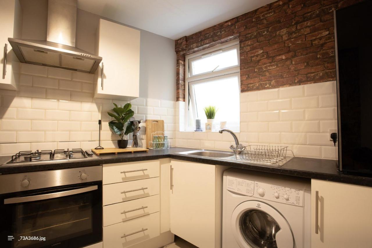 2 Bedroom Roof Terrace With Sauna Jakuzzi&outdoor Cinema Londen
