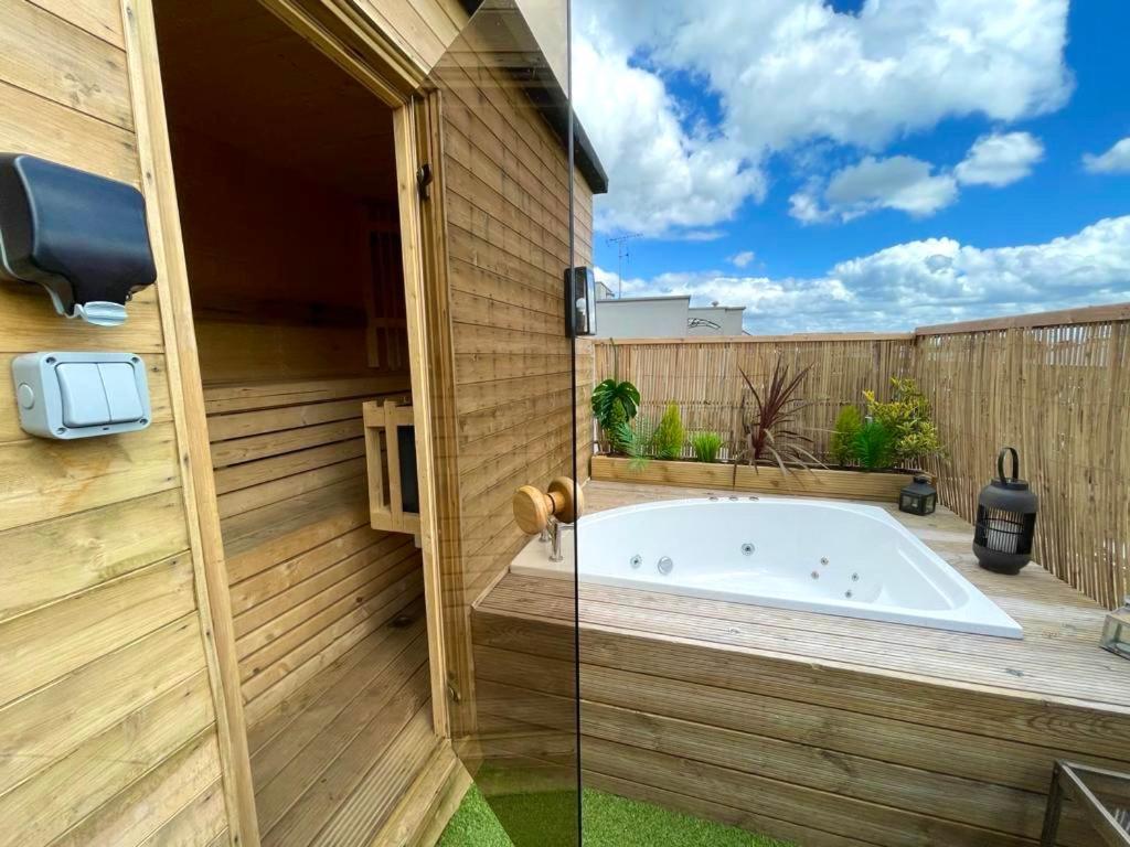 Appartement 2 Bedroom Roof Terrace With Sauna Jakuzzi&outdoor Cinema Londen