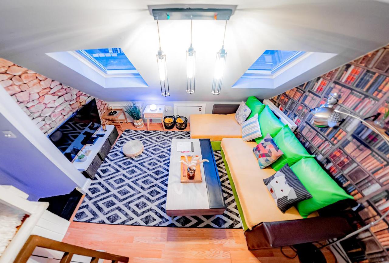 2 Bedroom Roof Terrace With Sauna Jakuzzi&outdoor Cinema Londen